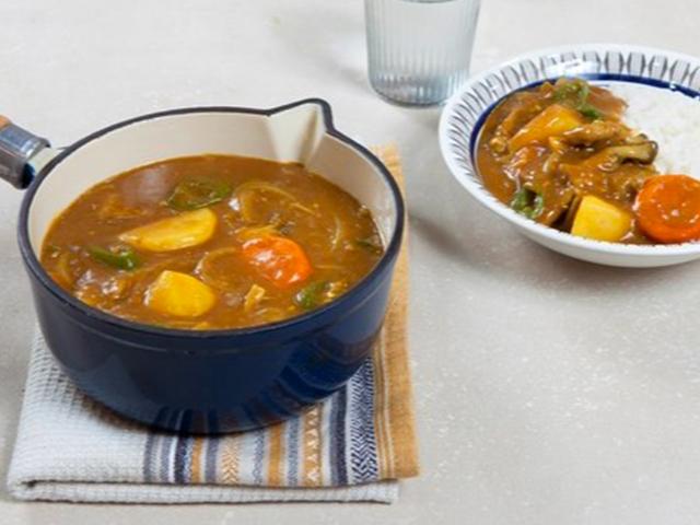 하루는 우동으로, 하루는 밥으로 걸쭉한 일본 카레 즐겨요.