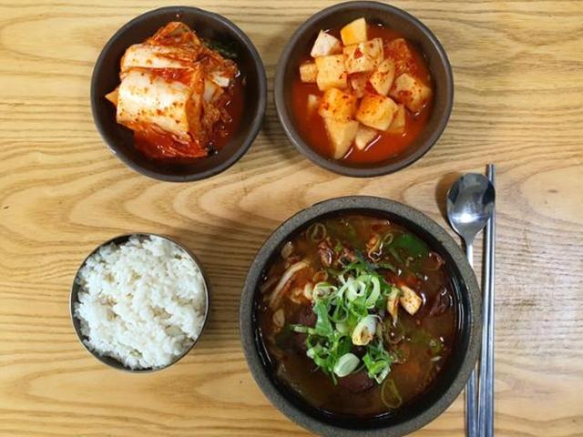 4대 78년째 변함없는 국물맛과 인심으로 '해장국'에 진심인 곳