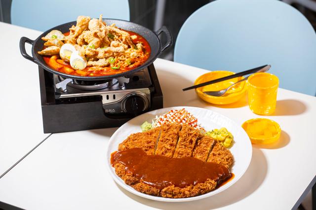 접시가 비좁은 거대한 <strong>돈가스</strong>… 600g이 주는 배부른 행복