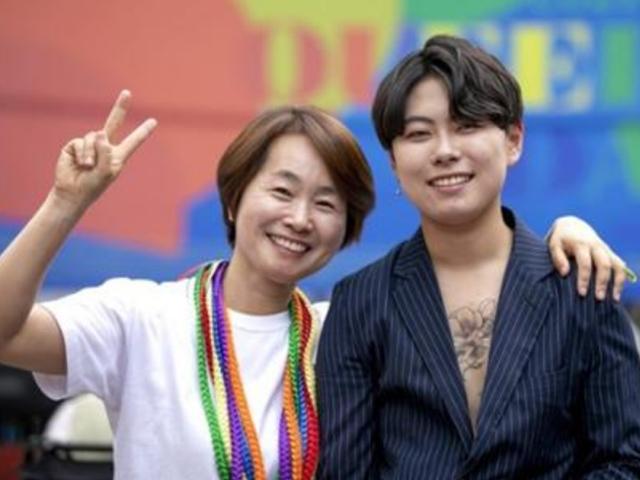 “내 자식이 <strong>트랜스젠더</strong>라서, 몰랐던 세상에 눈을 떴습니다”