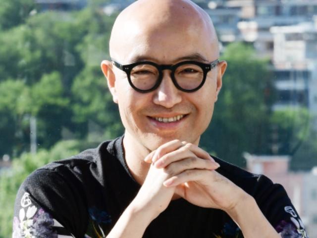 모태신앙, <strong>커밍아웃</strong> 21년… 홍석천이 조카 입양한 이유