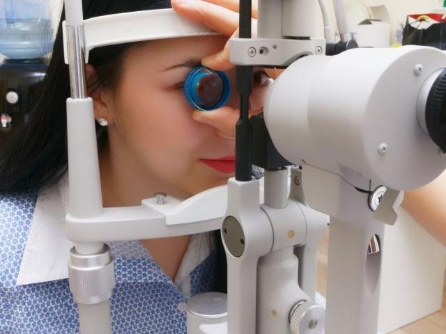 갑작스런 눈 충혈·결막염?…코로나19 검사 받는 게 좋다