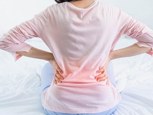 굽어진 <strong>허리</strong>, 무작정 피면 오히려 독이 될 수 있다?