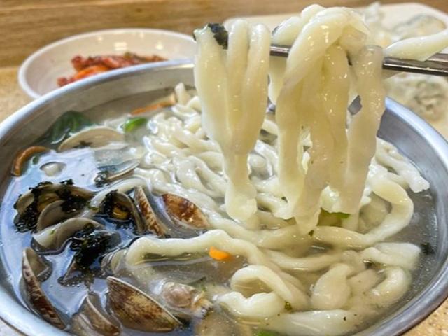 <strong>미쉐린</strong>은 '면성애자'다···6년연속 뽑힌 서울 칼국수 <strong>맛집</strong> 3곳은?
