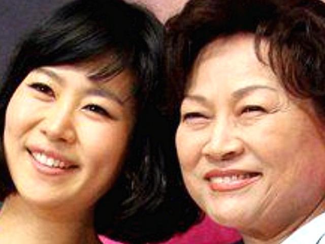 ‘2대째 <strong>연예인</strong>’ 배우 가족으로 유명한 시어머니가 밝힌 뜻밖의 고충