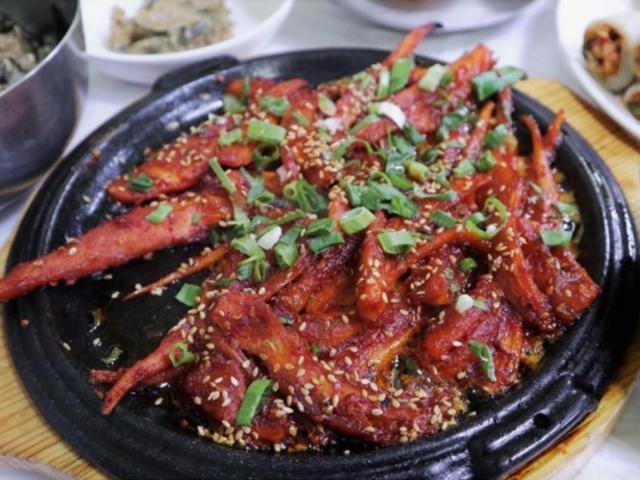 산삼대신 '사삼'이라 불리는 <strong>더덕</strong>, 잎까지 맛있게 먹는 법