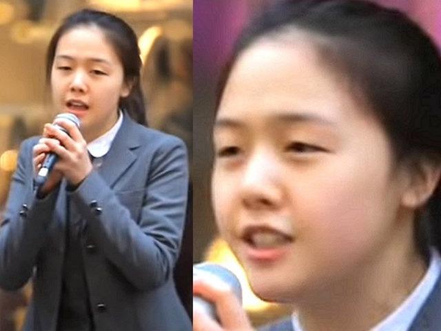 명동 한복판에서 교복 입고 노래 부르던 ‘전설의 여고생’의 현재
