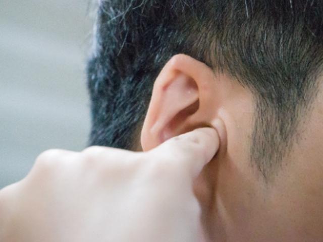 <strong>세균</strong> 막아주는 '귀지' 파내지 마세요