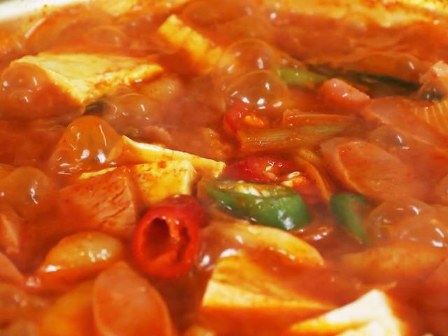 ‘아는 맛이 무섭다’ 스팸 본사도 인정했다는 한국 <strong>부대찌개</strong>