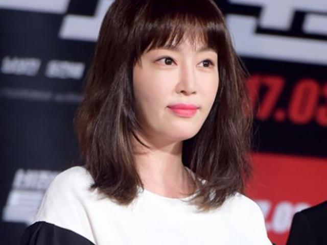 프리지아 매니저 자처한 <strong>강예원</strong>, 실제 나이까지 의혹