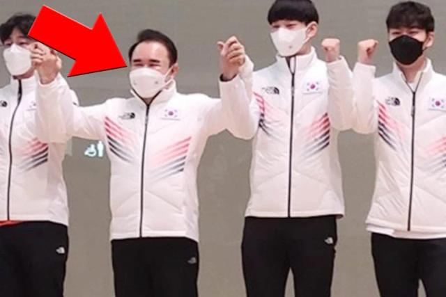 <strong>베이징</strong> 올림픽 선수단 사이에서 포착된 재벌 회장님, 이 사람이었다