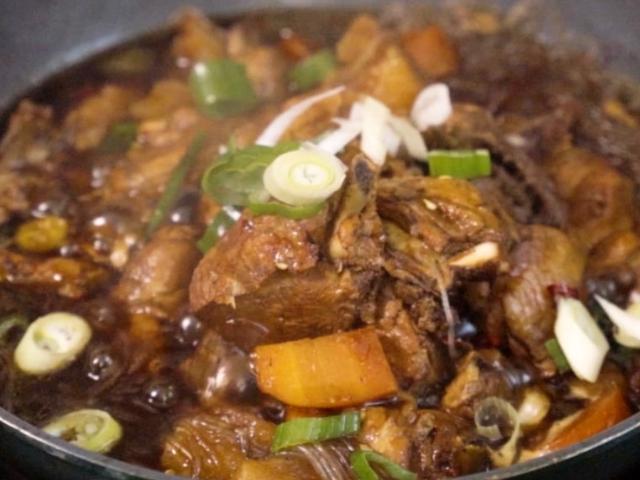아침에 싹 팔려버리는 1만원대 찜닭 출시하자마자 네티즌의 반응