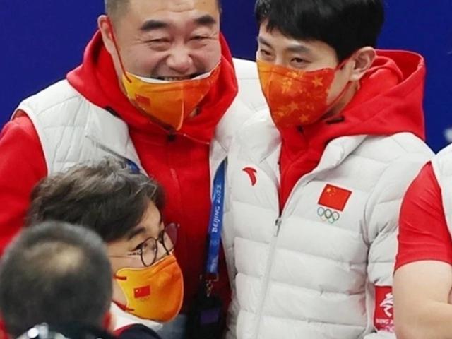 “<strong>연봉</strong>이 이렇게나…” 중국 코치로 간 안현수가 받는다는 <strong>연봉</strong> 금액