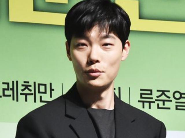 40억 번 <strong>류준열</strong>, 떼돈과 맞바꾼 이미지