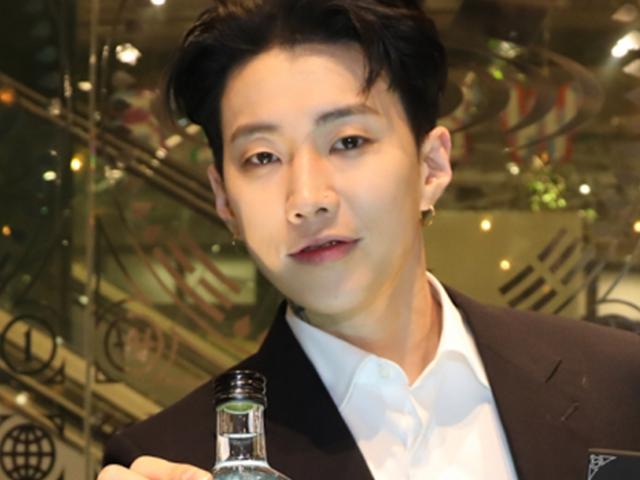'박재범 소주'가 뭐길래 '<strong>오픈런</strong>'까지?