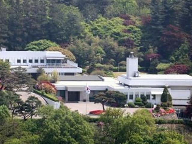 논란속 확정된 새 대통령 관저…<strong>축구장</strong> 2개 크기