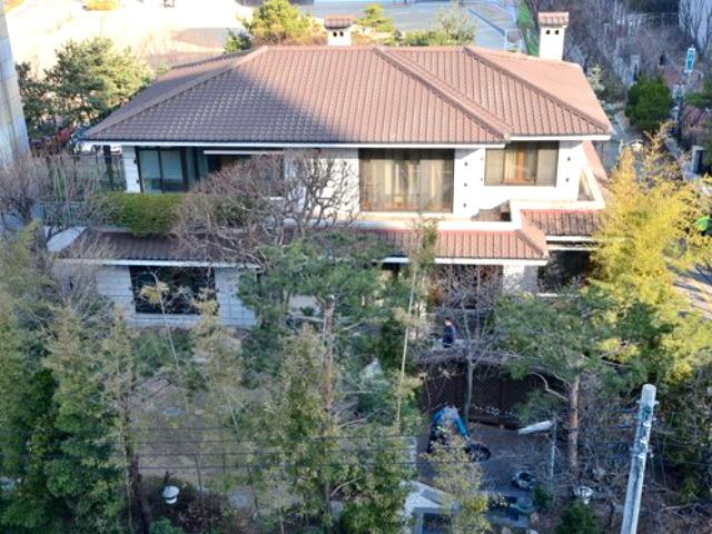 文 6억 집을 28억 주고 샀다…200억 쓴 '<strong>사저</strong>콜렉터' 속내는