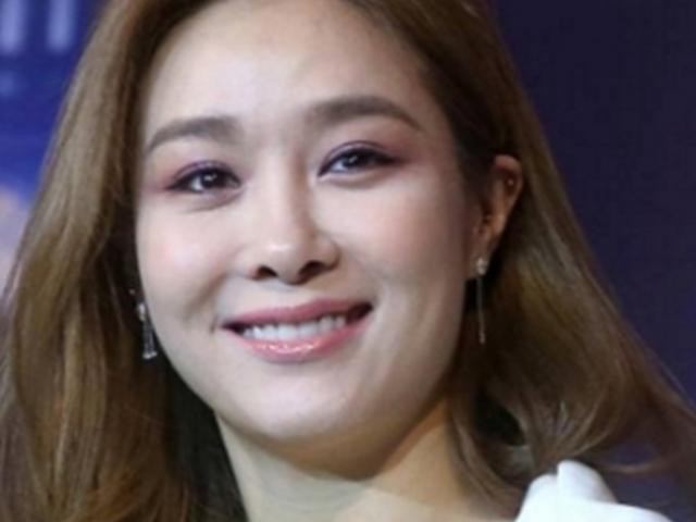 옥주현 '절친' 정선아도 <strong>언팔</strong>…'인맥 캐스팅' 논란에 뮤지컬계 두동강
