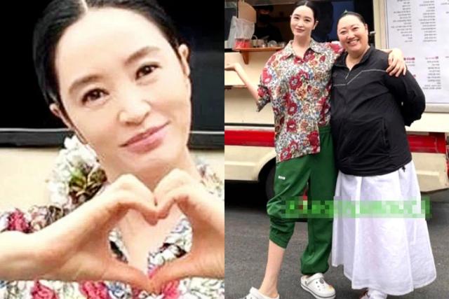 “이게 맞아?” 커피차 선물 인증한 김혜수, <strong>파격</strong> <strong>패션</strong>에 모두가 충격받았다