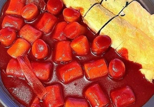 <strong>떡볶이</strong>+김밥 조합이 최고인 분식 맛집 추천
