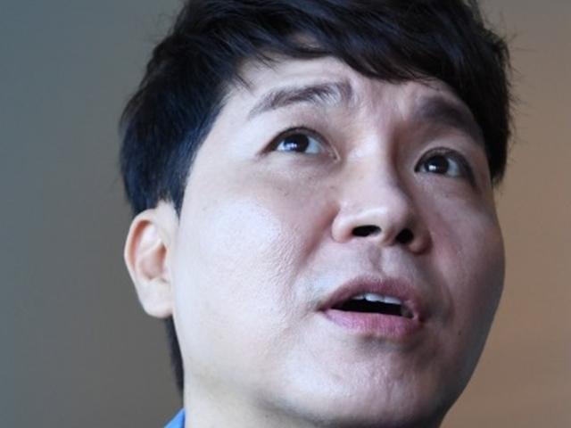 <strong>박수홍</strong>의 눈물, 가족이 등지면 남만 못하다?