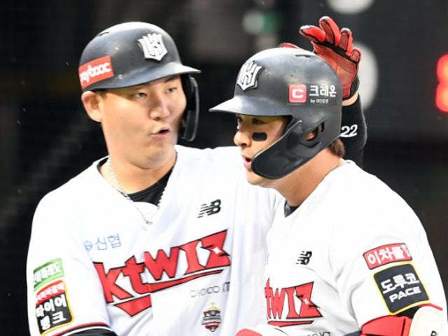 '사람 택한' 강철 감독, <strong>박병호</strong>는 홈런으로 응답
