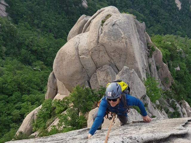 수직의 등산로, 거기 새로운 <strong>산이</strong> 있다