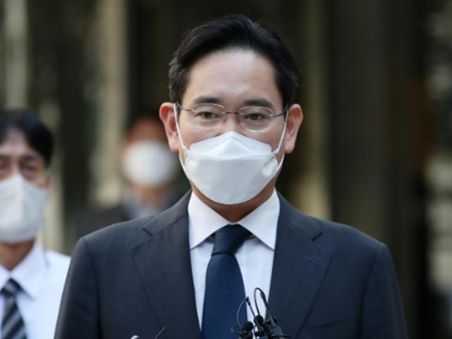 "회장은 없다"<strong>던</strong> 이재용…5년만에 회장 오른 이유는