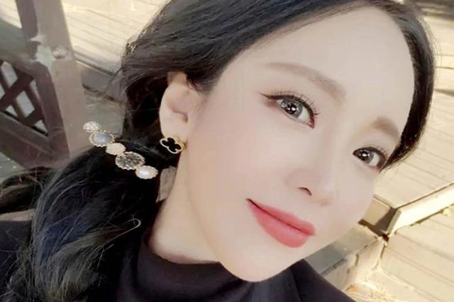 자숙 이후 7kg 감량했다는 여가수, 확 달라진 <strong>근황</strong>에 모두가 놀랐다