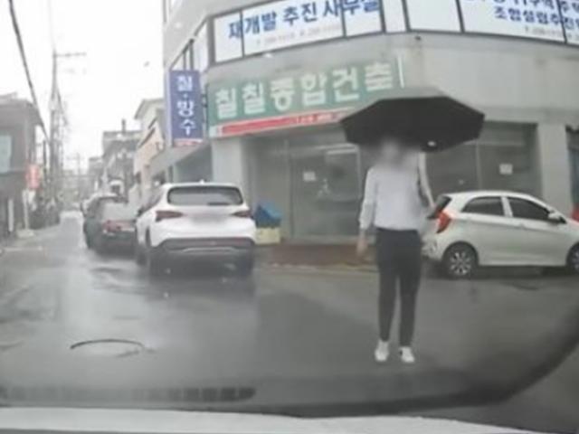 "여자라 봐준다" 車에 부딪쳤다며 약값만 요구한 男의 반전