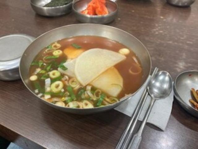 투박함 녹아있는 시원·담백한 육수 '무교원 원대구탕'