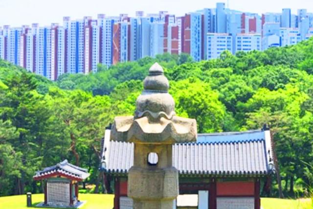 전세 파격 세일 중이라는 <strong>왕릉</strong>뷰 신축 아파트의 상상초월 가격