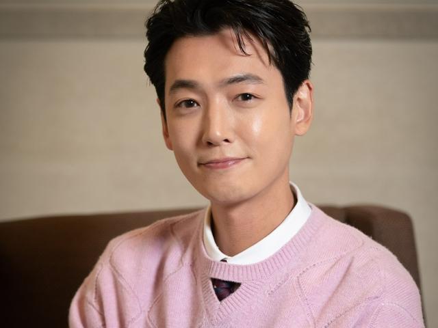 '수영♥' 정경호, 이젠 결혼이 자연스러운 10년 사랑 "주변 반응 의식 안해"