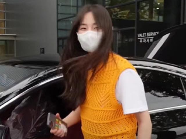 '<strong>국민 여동생</strong>' 안소희가 9년 만에 바꾼 새 차는?