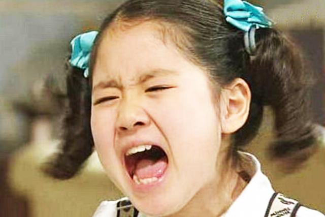 맨날 ‘빵꾸똥꾸’ 외치던 11살 소녀가 털어놓은 <strong>후유증</strong>은 꽤 심각하다