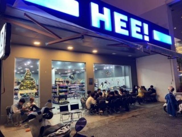 <strong>편의점</strong>에서 한국 과일소주 사는 베트남 젊은 층