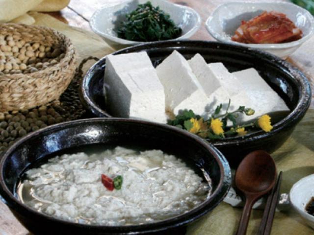 몽글몽글 식감 새로운 세계 `강릉 초당두부`
