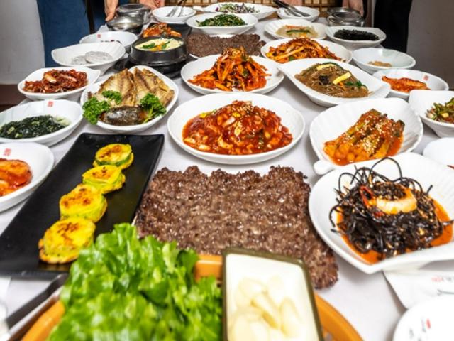 박정희 대통령이 4번 다녀간 백년식당 “秘法은 따로 없다, 상식 지킬 뿐”