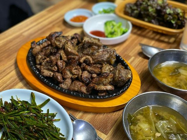 ’힙플’로 떠오르는 전통<strong>시장</strong>, 서울 제기동 맛집 5곳