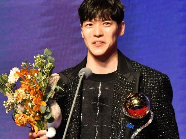 ‘<strong>에이징</strong><strong>커브</strong>’라 해서 ‘반(半) 플래시 썬’ 됐더니 MVP탄 김선형