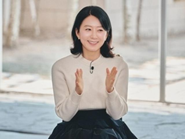 "두 아들 내 작품 절대 안 봐..." 배우 <strong>김희애</strong> 가족의 무관심에 속마음 고백(+내용)