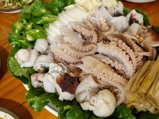 제철 맞은 바다의 보약, 봄 주꾸미 맛집 5곳