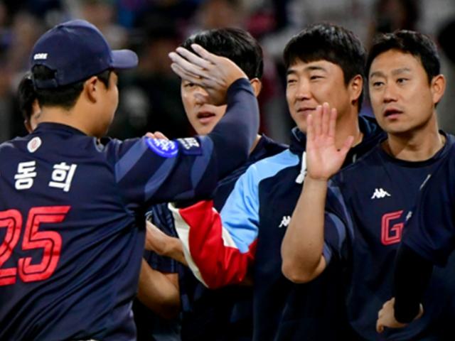 '단독 1위' <strong>롯데</strong>의 9연승…팬들도 "이게 무슨 일?"