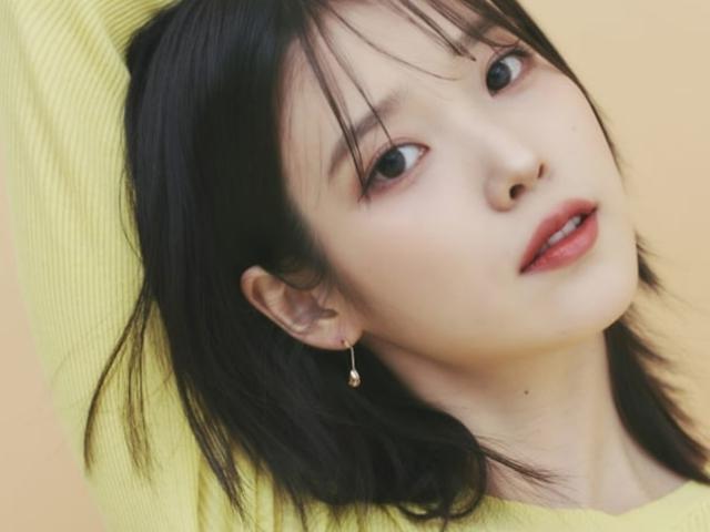 <strong>아이유</strong> "내 굿즈 착용한 ♥이종석 화제에 얼떨떨, 예쁘게 조용히 잘 만날게요" [TEN인터뷰]