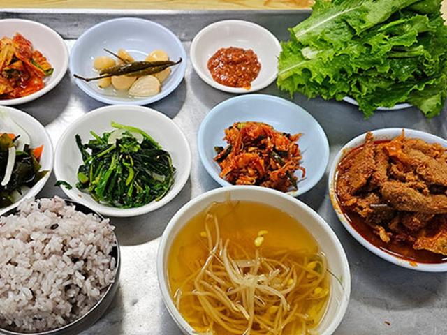 갓 지은 고봉밥에 슴슴한 제육볶음 … 情 있어 더 맛나다 [김동기 셰프의 한그릇]
