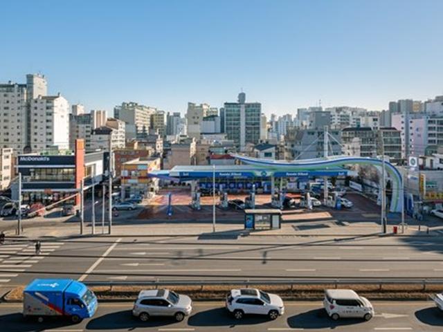 폴바셋·<strong>LG전자</strong>도 꽂혔다…사라지는 주유소 '땅'의 재발견