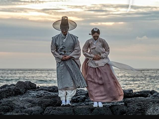 "진짜 결혼했어요" 연애 첫날 여자친구 제안에 웨딩 촬영했다가 실제로 결혼 사진에 쓰게 된 <strong>천만</strong><strong>배우</strong>