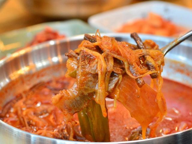 칼칼한 국물이 땡길 때 생각나는 육개장 <strong>칼국수</strong> 맛집