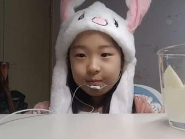 "모두 아빠 통장으로.." '키즈 유튜버' <strong>띠</strong><strong>예</strong> 부모님이 밝힌 <strong>유튜브</strong> 수익 현재 상황