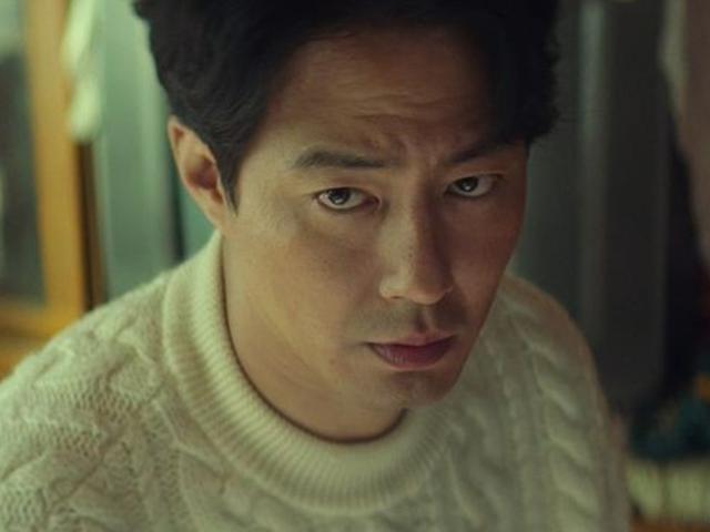 "그게 저희를 위한.." '무빙' 조인성, 한효주가 <strong>키스신</strong>을 몰아서 찍은 이유 (+감독 입장)